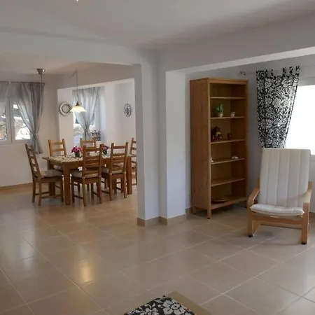 Kerstin Bruns-liebre 2 Apartamento Tossa de Mar